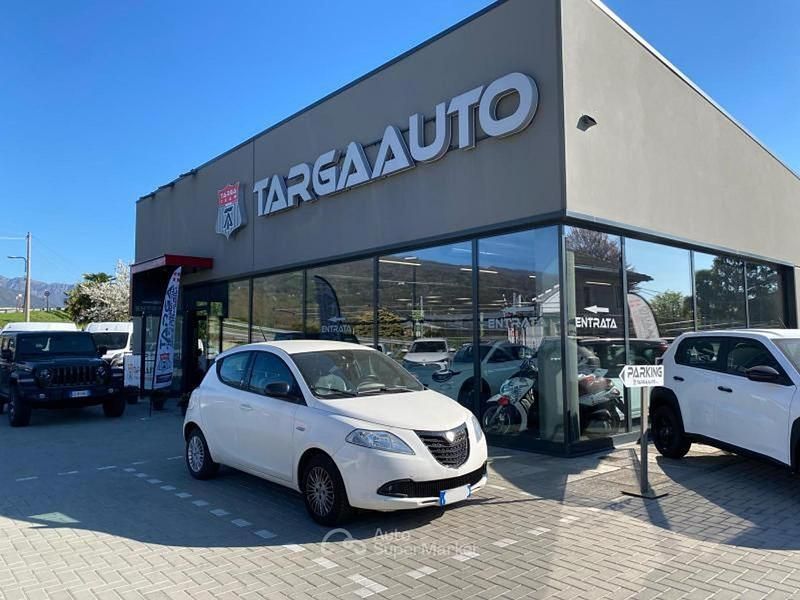 Usata Lancia Ypsilon Silver 95 CV (69 kW) 2014 Bianco Utilitaria