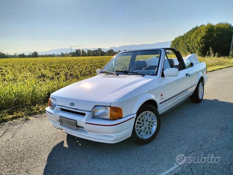 Usata Ford Escort Cabriolet 1988 Bianco Cabrio