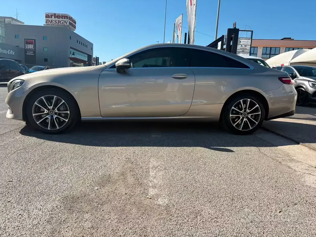 Usata Mercedes E350 258 CV (189 kW) 2017 Giallo Coupé