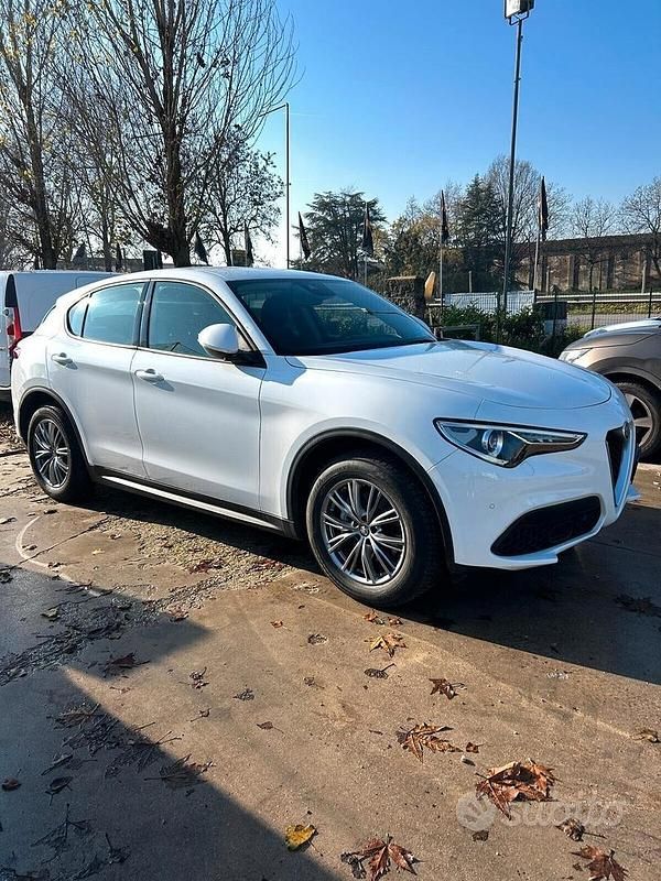 Usata Alfa Romeo Stelvio Sprint 201 CV (147 kW) 2022 Bianco SUV