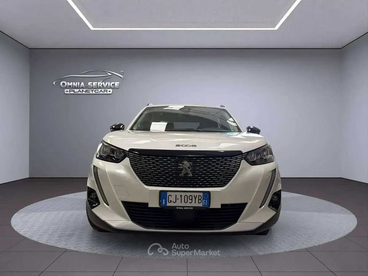 Usata Peugeot 2008 Allure 110 CV (80 kW) 2022 Bianco SUV