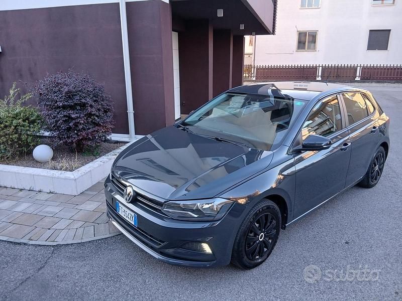 Usata VW Polo Trendline 65 CV (47 kW) 2019 Grigio Utilitaria