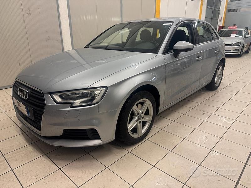 Usata Audi A3 Business 110 CV (80 kW) 2017 Grigio Berlina
