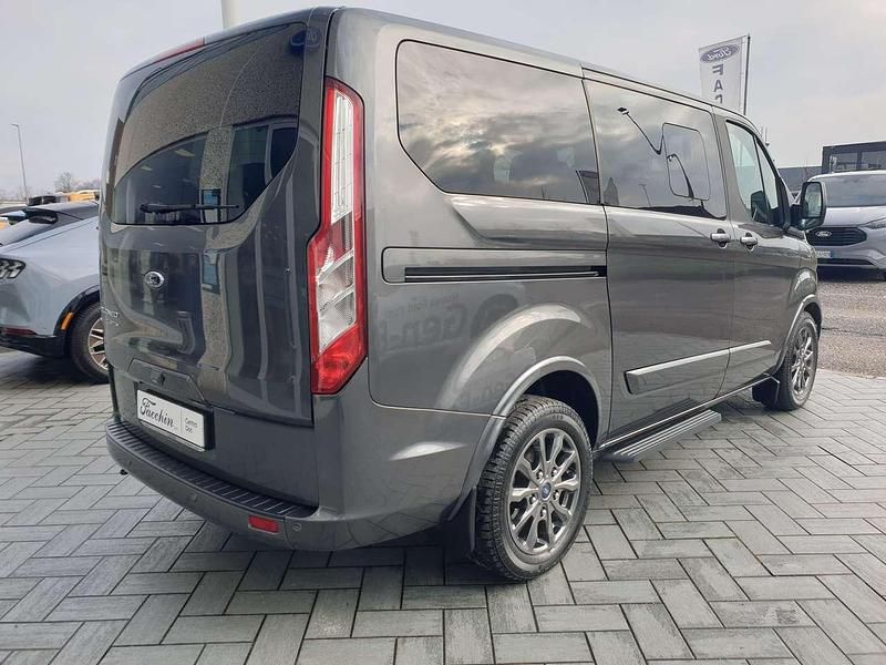 Usata Ford Tourneo Titanium 170 CV (125 kW) 2023 Grigio Monovolume
