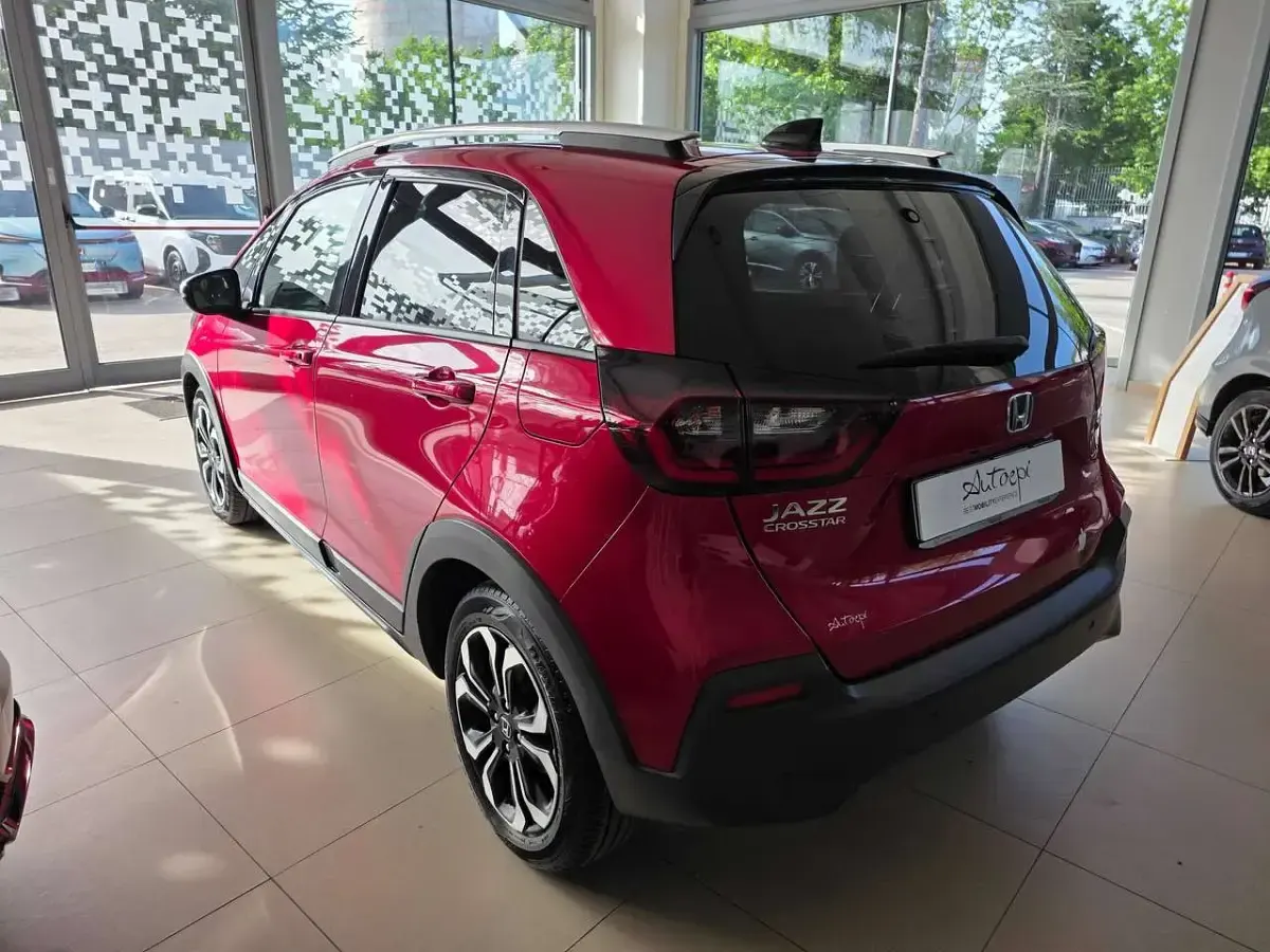 Usata Honda Jazz Executive 98 CV (72 kW) 2022 Rosso Utilitaria