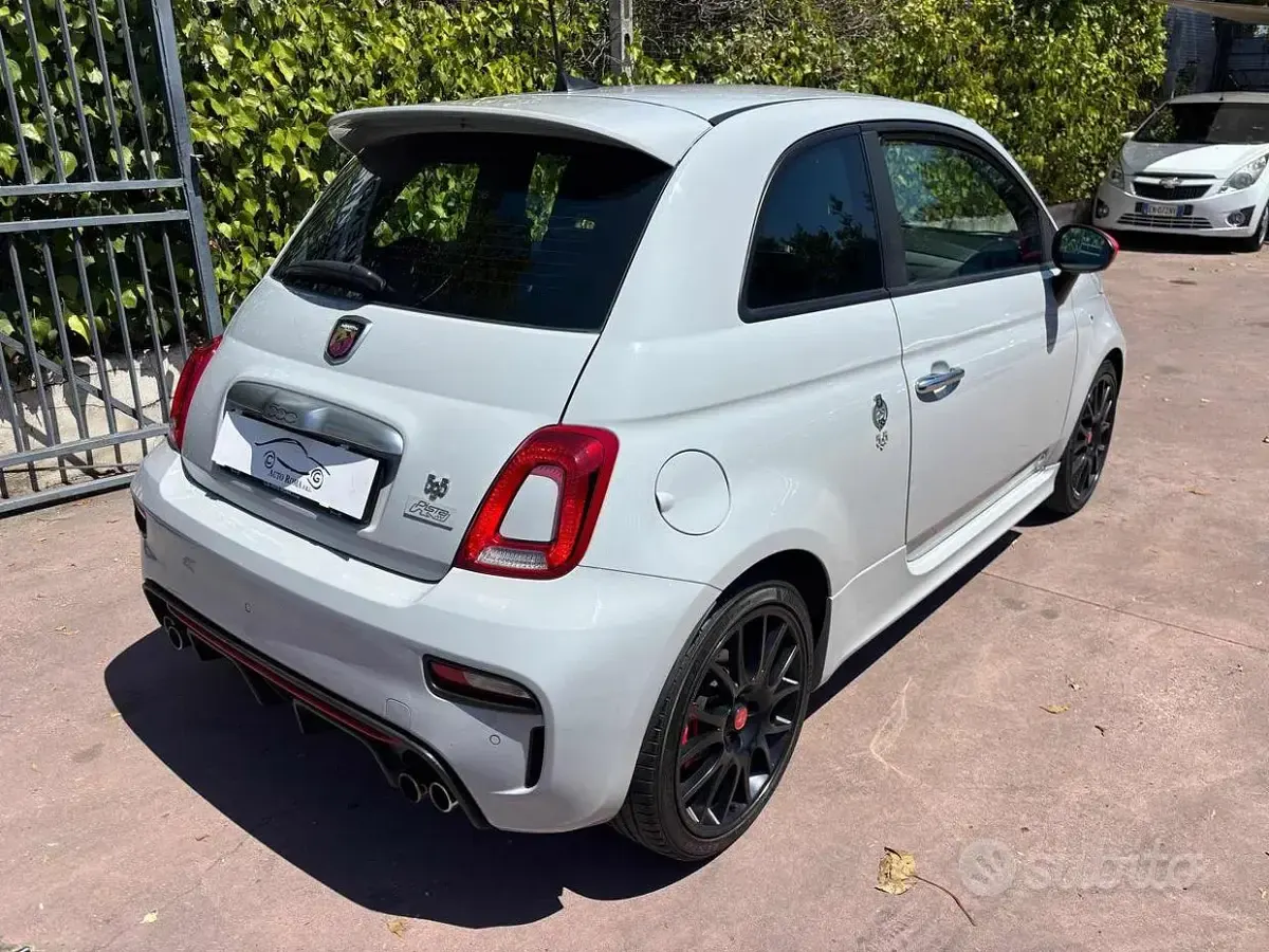 Usata Abarth 595 70th Anniversary 160 CV (117 kW) 2019 Grigio gesso Utilitaria