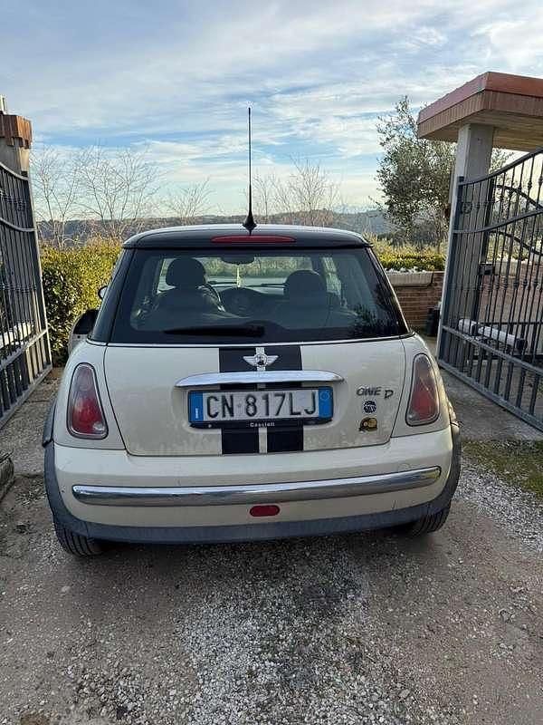 Usata Mini One D 75 CV (55 kW) 2005 Utilitaria
