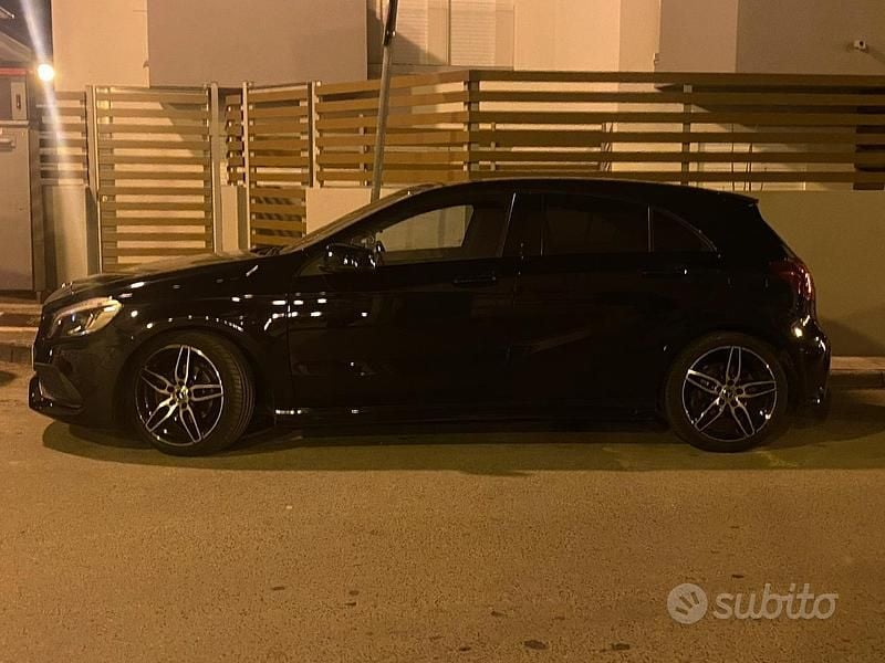 Usata Mercedes 180 Premium 109 CV (80 kW) 2018 Nero Berlina