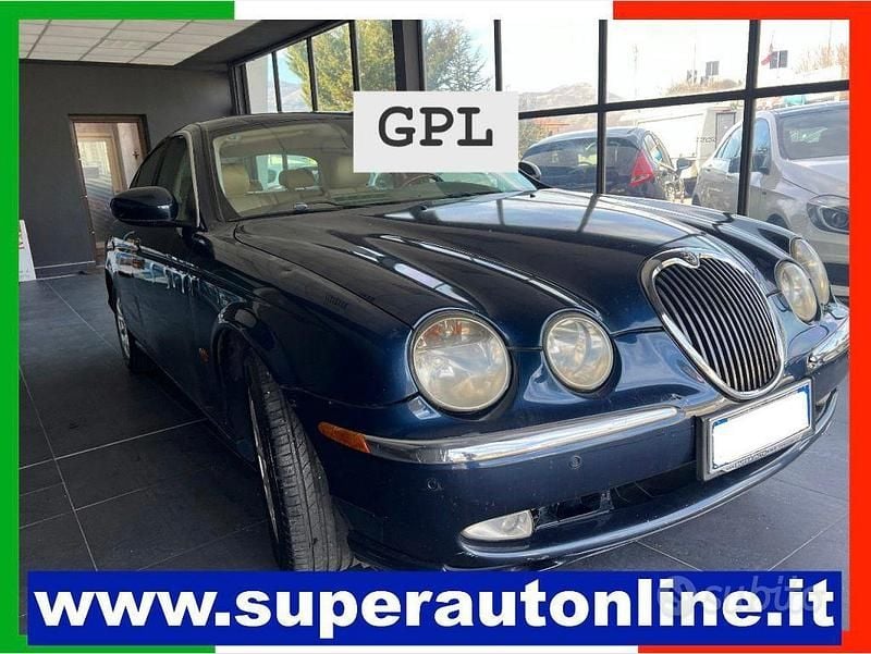 Usata Jaguar S-Type Executive 238 CV (175 kW) 2002 Blu Berlina