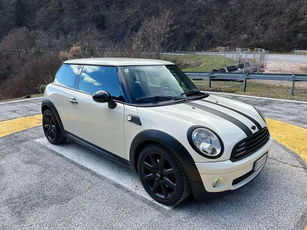 Usata Mini ONE 75 CV (55 kW) 2009 Bianco Utilitaria