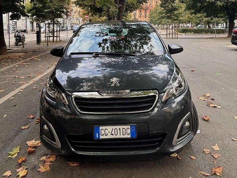 Grigio Usata 2021 Peugeot 108 Allure Due volumi | 9500 € (Ottimo prezzo) - Immagine 1/4