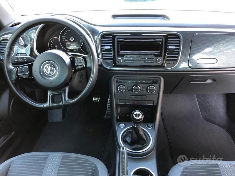 Usata VW Beetle 160 CV (117 kW) 2012 Bianco Utilitaria
