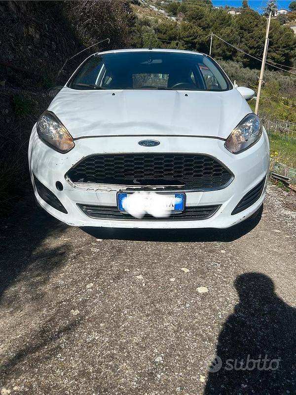 Usata Ford Fiesta 2016 Bianco Berlina