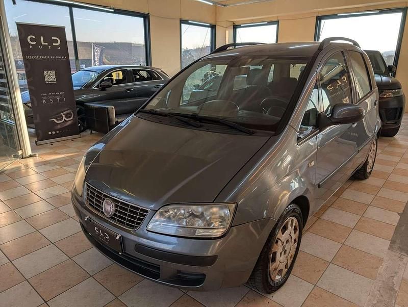 Usata Fiat Idea Dynamic 69 CV (50 kW) 2010 Grey dark Monovolume