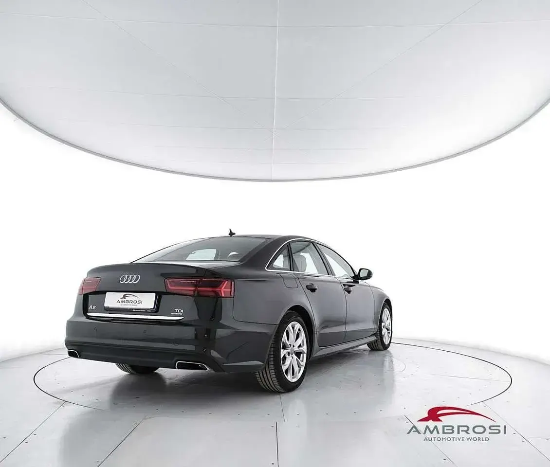 Begagnad Audi A6 Comfort 190 HK (139 kW) 2016 Svart Sedan
