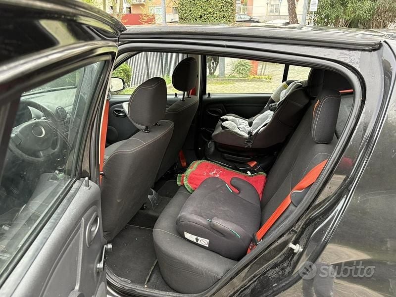 Brugt Dacia Sandero 75 HK (55 kW) 2012 Sort Sedan