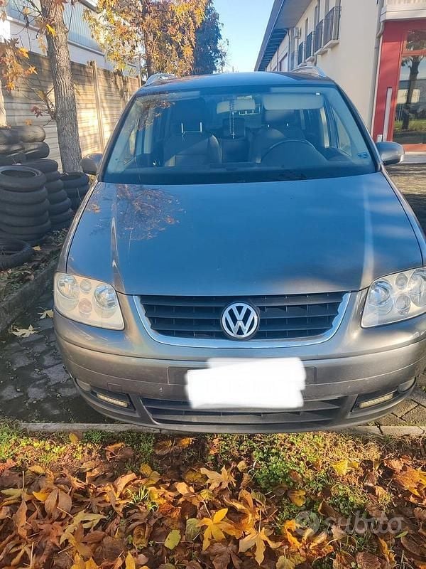 Grigio Usata 2005 VW Touran Monovolume | 3500 € - Immagine 1/4