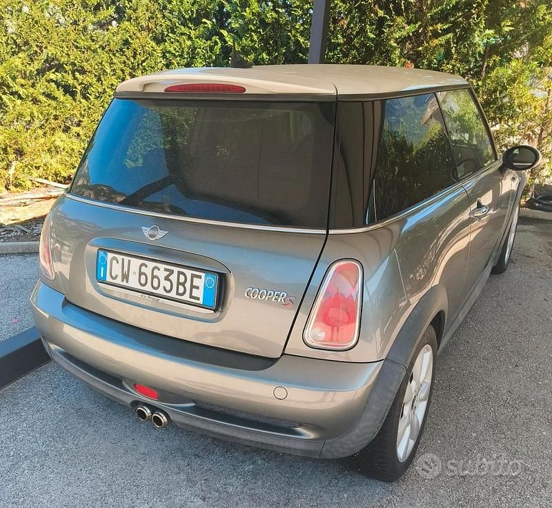 Usata Mini Cooper S 170 CV (125 kW) 2005 Grigio Utilitaria