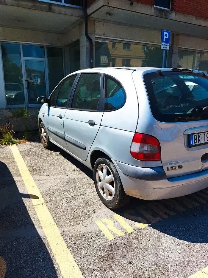 Usata Renault Scénic 107 CV (78 kW) 2000 Monovolume