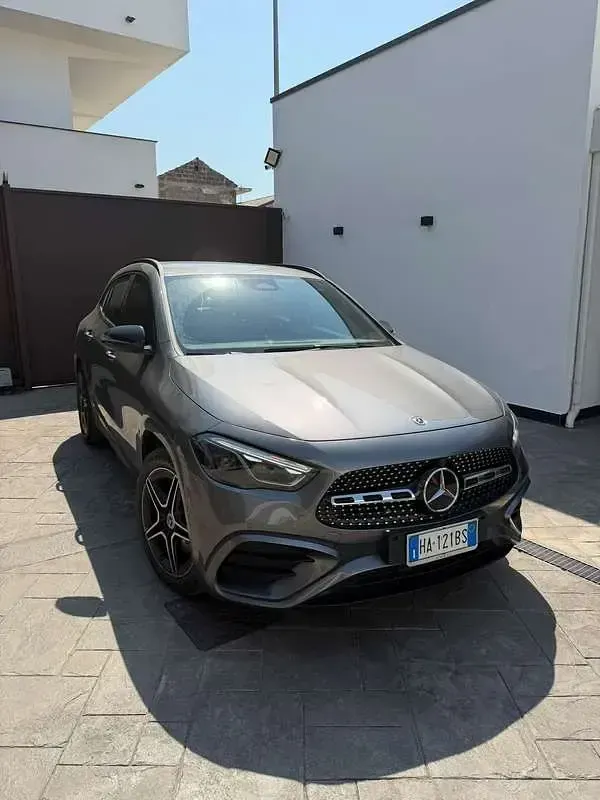 Usata Mercedes GLA200 Advanced Plus 150 CV (110 kW) 2025 Grigio SUV
