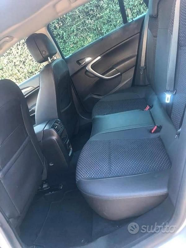 Usata Opel Insignia Sport 194 CV (142 kW) 2014 Grigio Station wagon