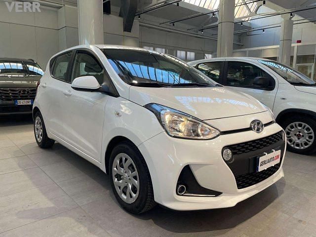 Usata Hyundai i10 67 CV (49 kW) 2018 Bianco pastello Utilitaria