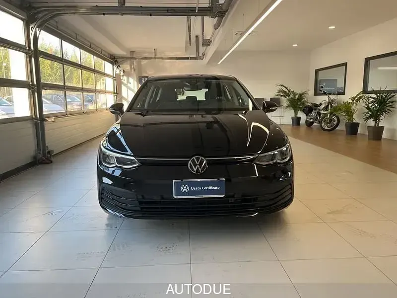 Usata VW Golf VIII Life 116 CV (85 kW) 2024 Grigio Berlina