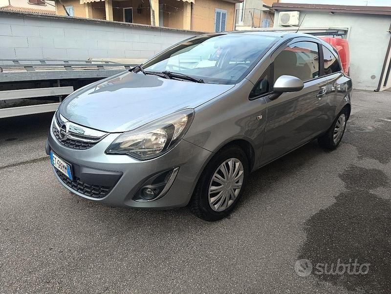 Usata Opel Corsa 75 CV (55 kW) 2014 Utilitaria