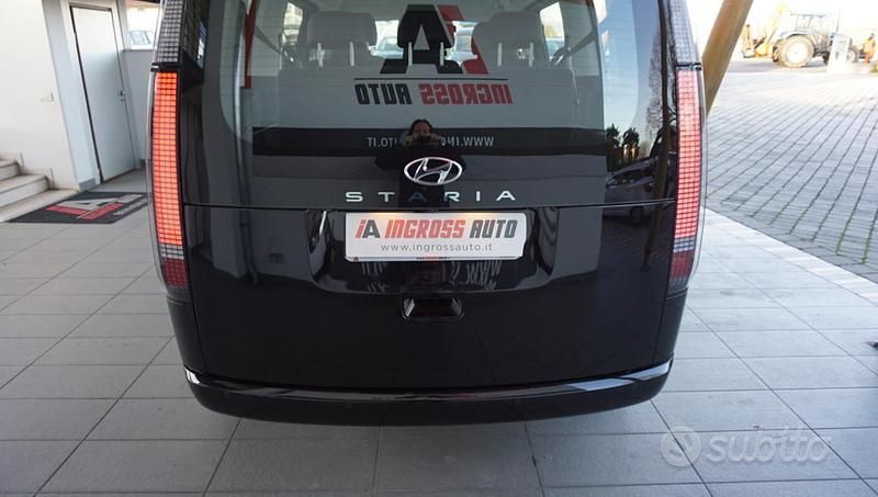 Usata Hyundai Staria 177 CV (130 kW) 2023 Nero Monovolume