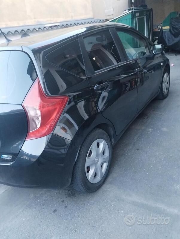 Nero Usata 2015 Nissan Note Monovolume | 7000 € (Buon prezzo) - Immagine 1/4