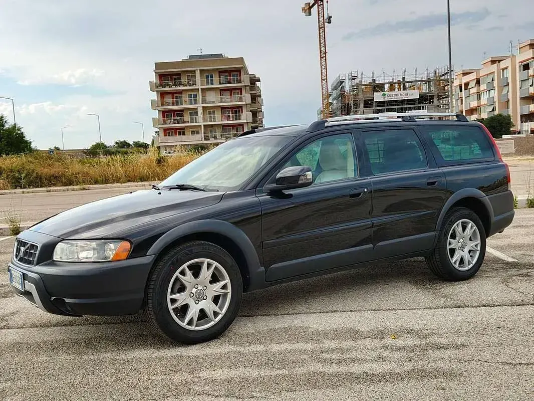 Usata Volvo XC70 Summum 185 CV (136 kW) 2006 Nero Station wagon