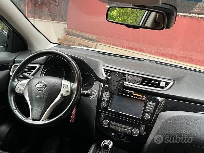 Usata Nissan Qashqai N-Connecta 110 CV (80 kW) 2016 Bianco SUV
