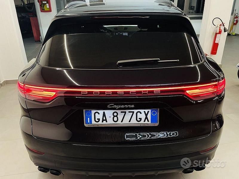 Usata Porsche Cayenne 339 CV (249 kW) 2020 Nero SUV