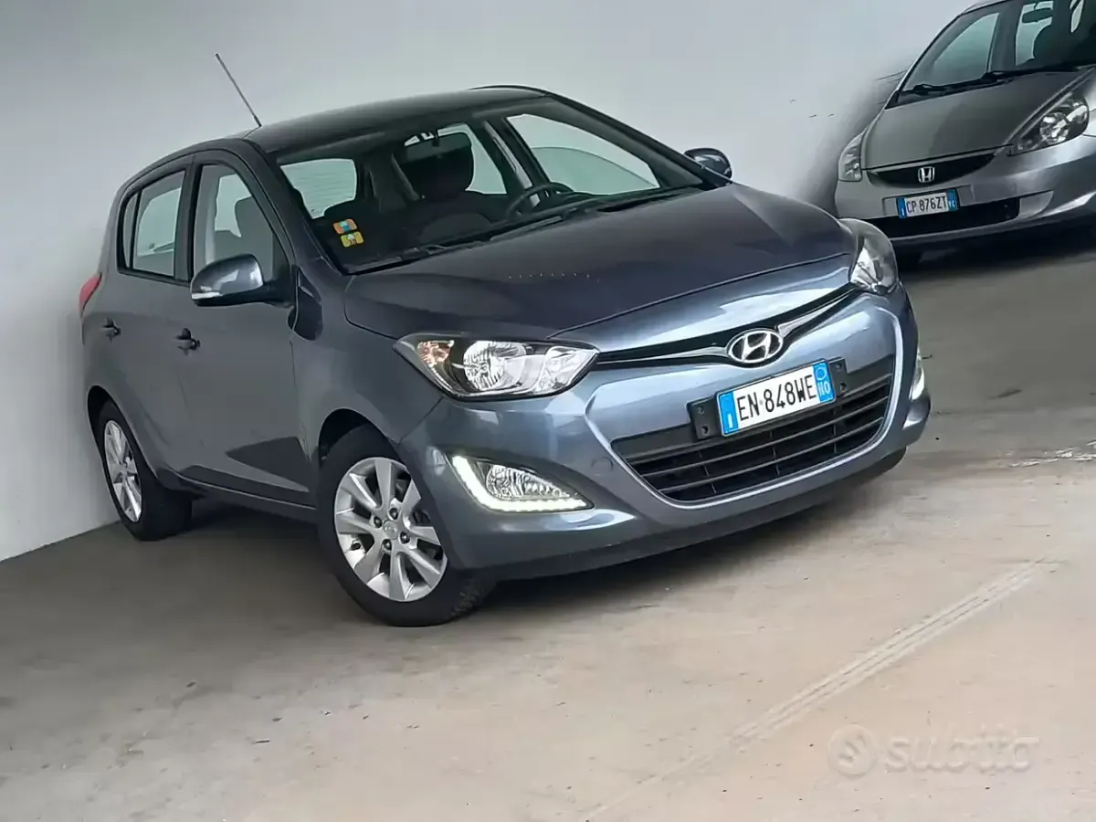 Usata Hyundai i20 Edition 85 CV (62 kW) 2012 Bluazzurro Utilitaria