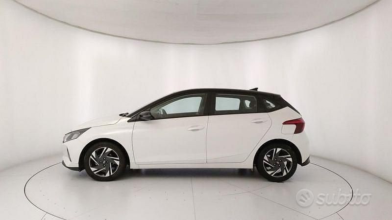 Usata Hyundai i20 84 CV (61 kW) 2023 Bianco Utilitaria