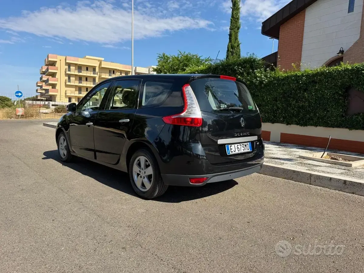 Usata Renault Scénic III Dynamique 130 CV (95 kW) 2011 Nero Monovolume