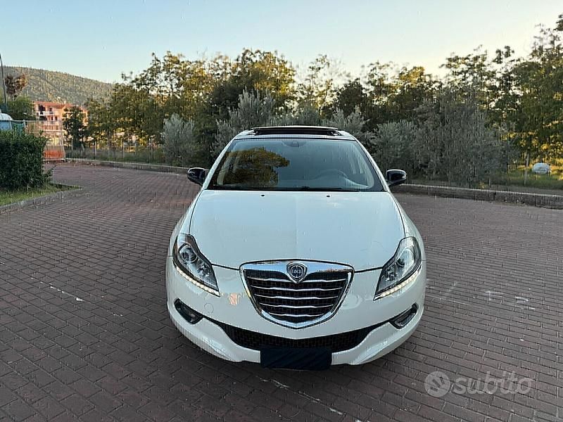 Usata Lancia Delta Gold 120 CV (88 kW) 2014 Bianco Utilitaria