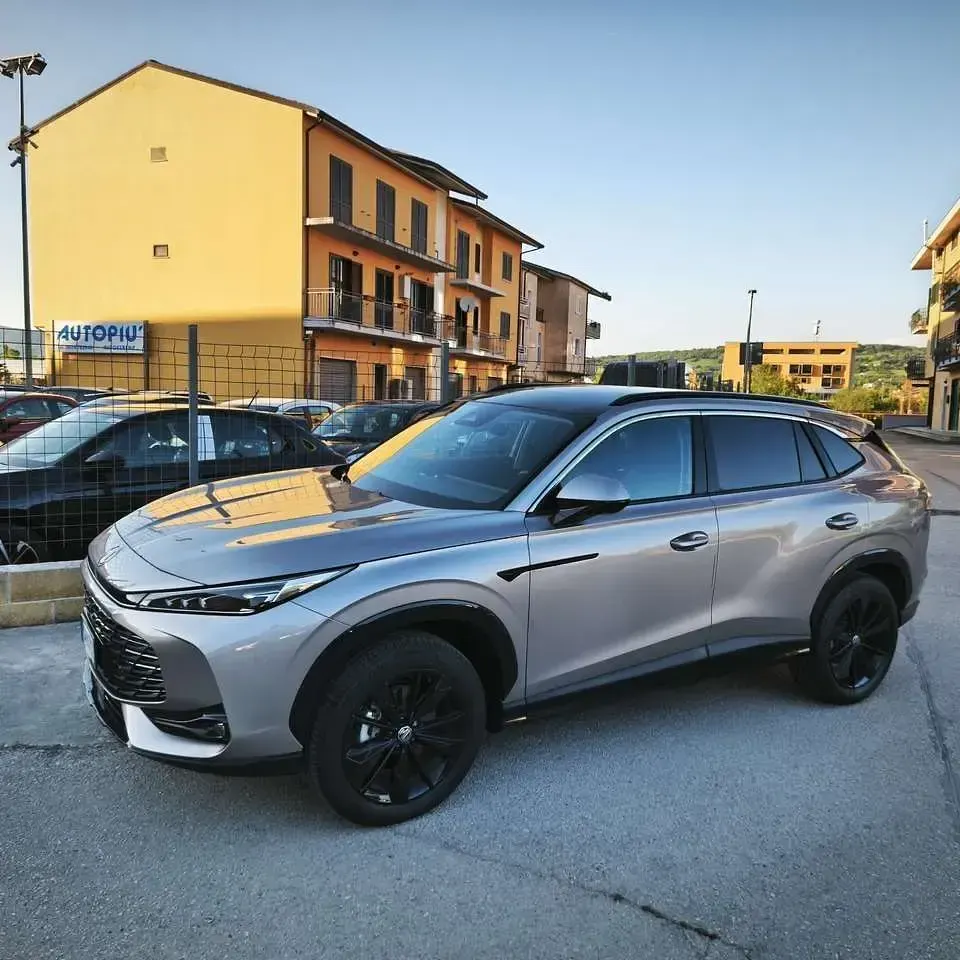 Usata MG HS Luxury 170 CV (125 kW) 2025 Marrone SUV
