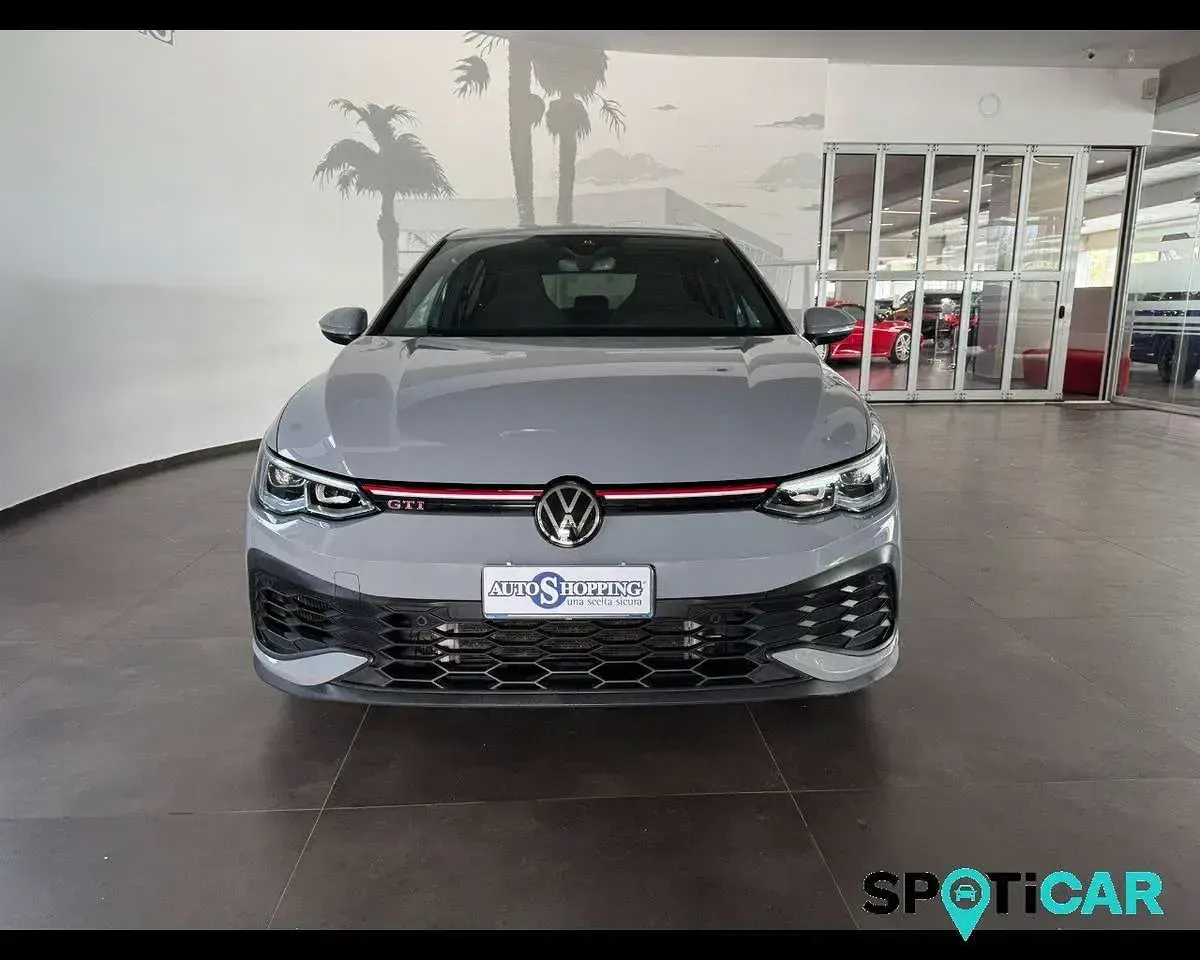 Usata VW Golf VIII GTI 300 CV (220 kW) 2023 Grigio Utilitaria