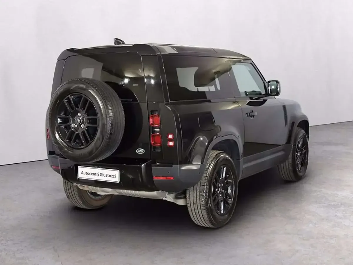 Usata Land Rover Defender SE Dynamic 200 CV (147 kW) 2023 Grigio SUV