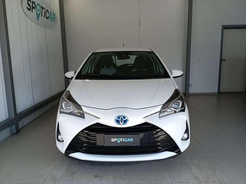 Usata Toyota Yaris Hybrid Active 101 CV (74 kW) 2019 Bianco Utilitaria