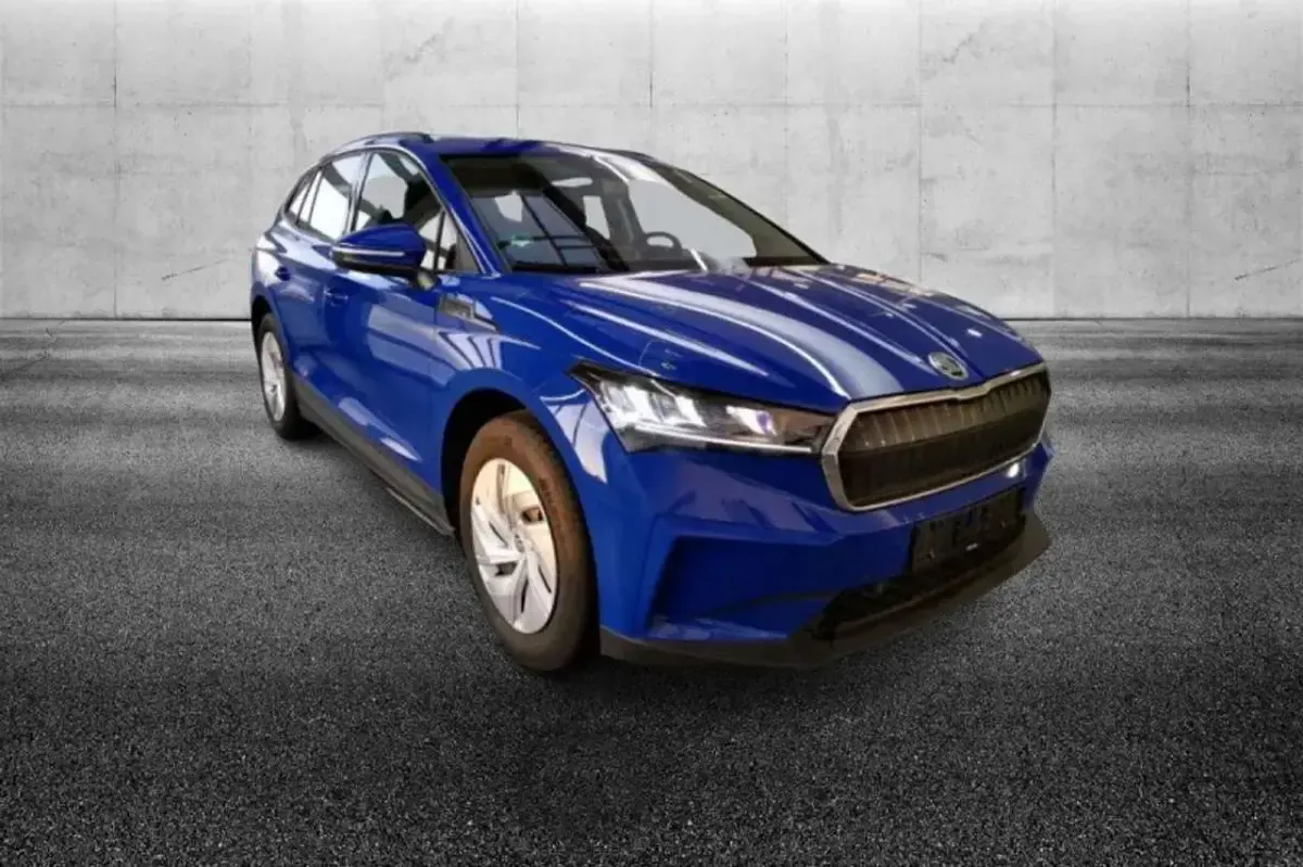 Usata Skoda Enyaq iV 108 kW (148 CV) 2023 Blu metallizzato SUV