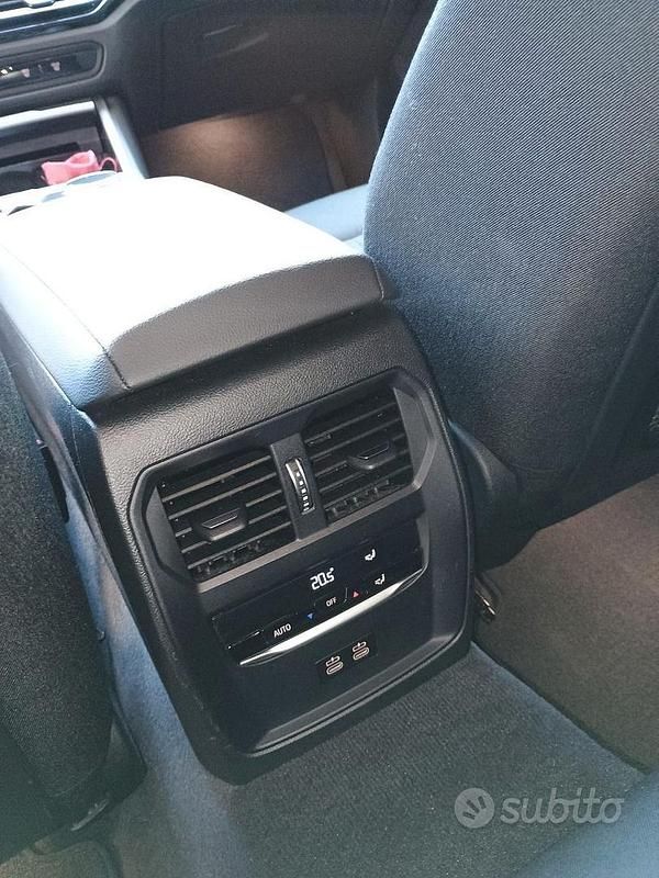 Usata BMW 318 150 CV (110 kW) 2022 Nero Station wagon