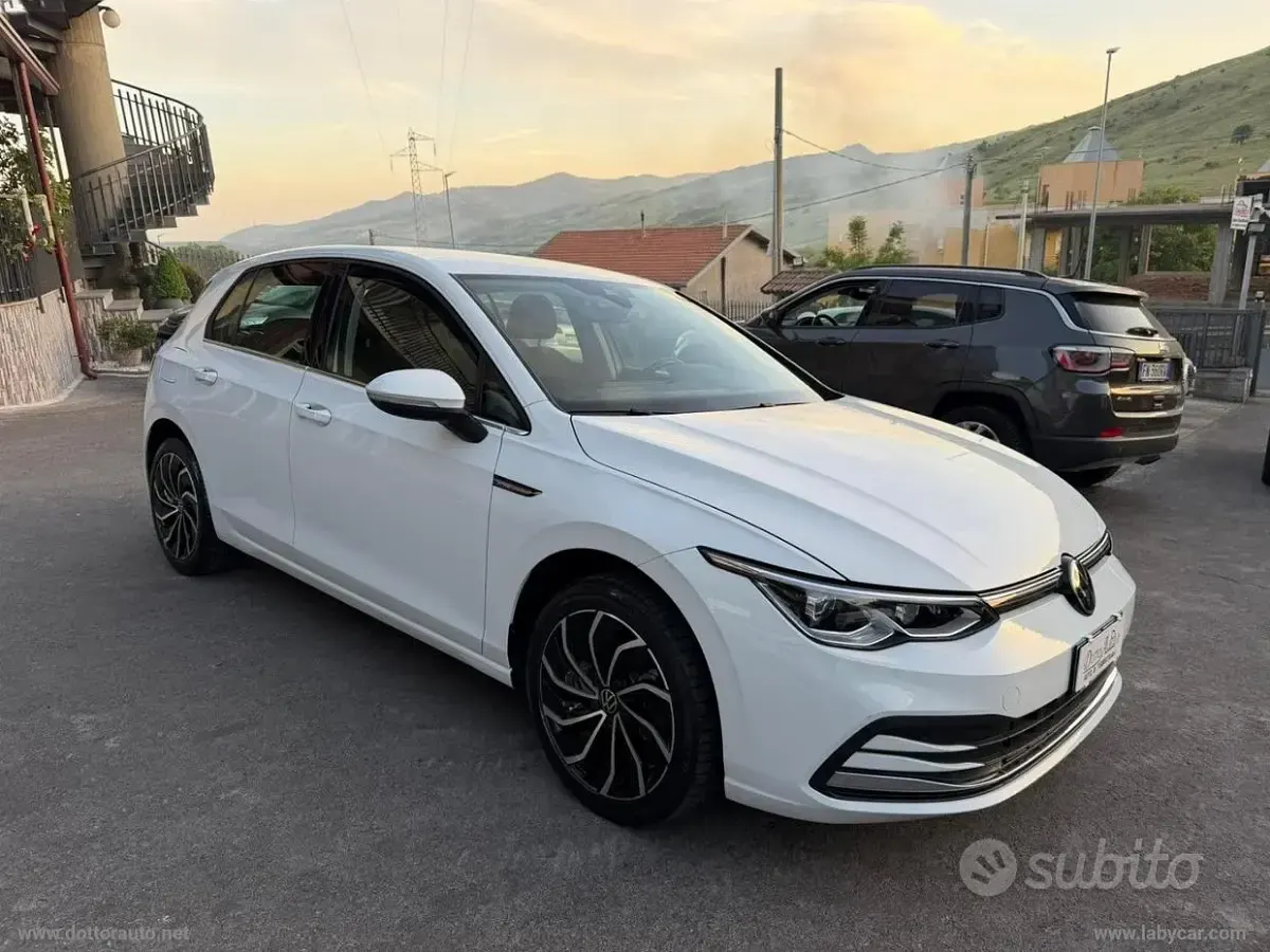 Usata VW Golf VIII Style 116 CV (85 kW) 2022 Bianco Berlina