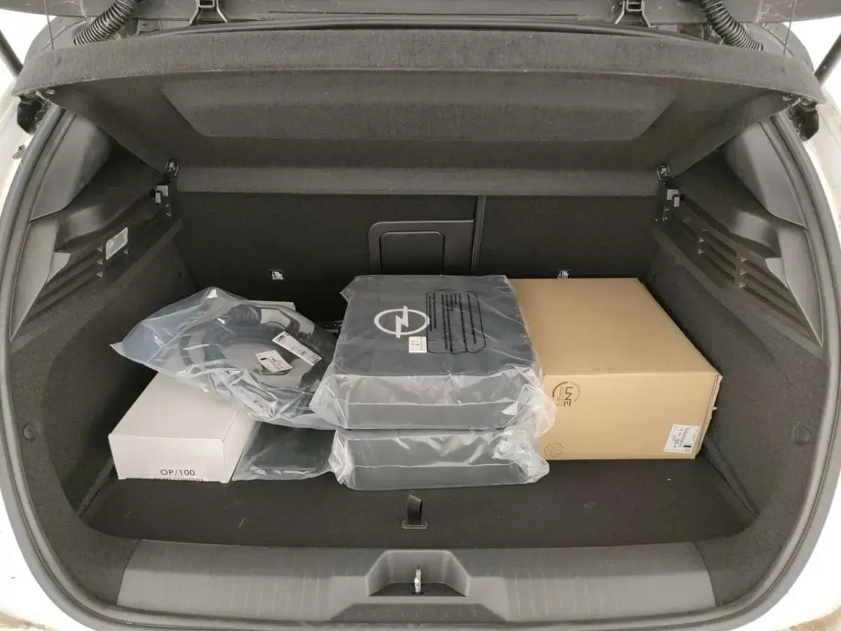 Nuova Opel Astra GSe 200 CV (147 kW) 2025 Arktis white Utilitaria