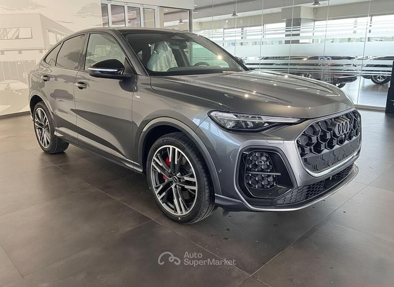 Nuova Audi Q5 S-Line 204 CV (150 kW) 2026 Gray SUV