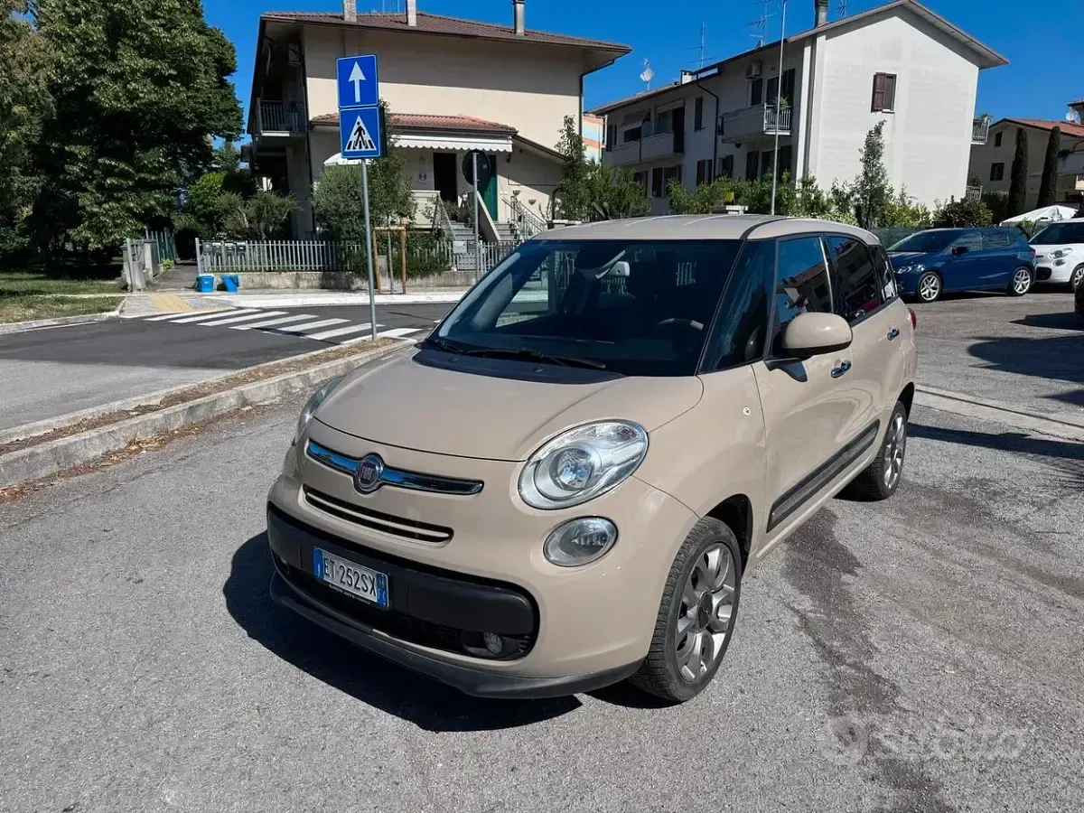 Begagnad Fiat 500L Lounge 85 HK (62 kW) 2014 Beige Minibuss