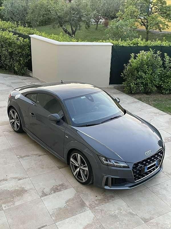 Usata Audi TT Ambiente 245 CV (180 kW) 2019 Grigio Coupé