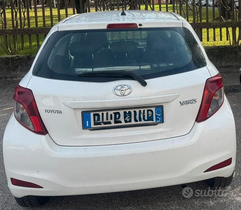 Usata Toyota Yaris 2014 Bianco Utilitaria