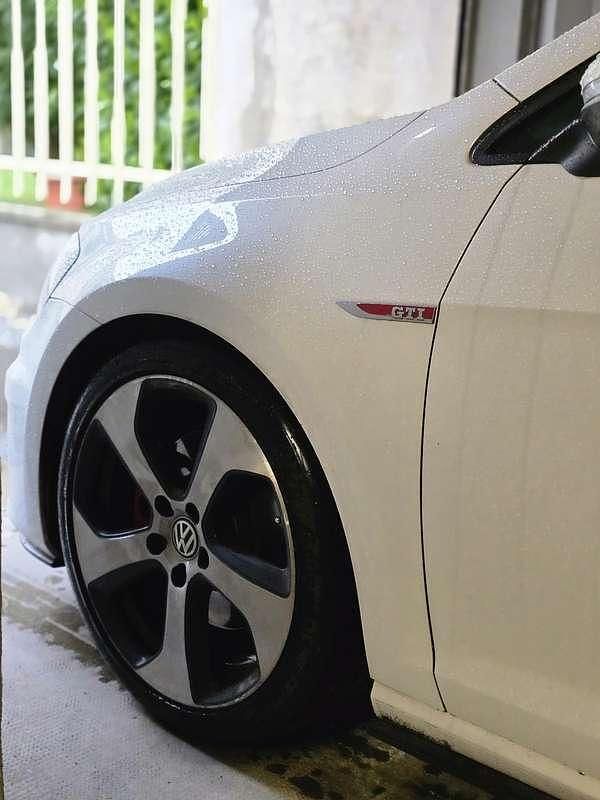 Używany VW Golf VII GTI 220 KM (161 kW) 2014 Biały Sedan/Limuzyna